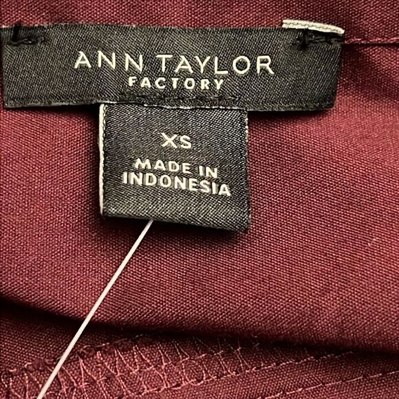 NWT Ann Taylor factory burgundy  button down shirt xs - Picture 6 of 8